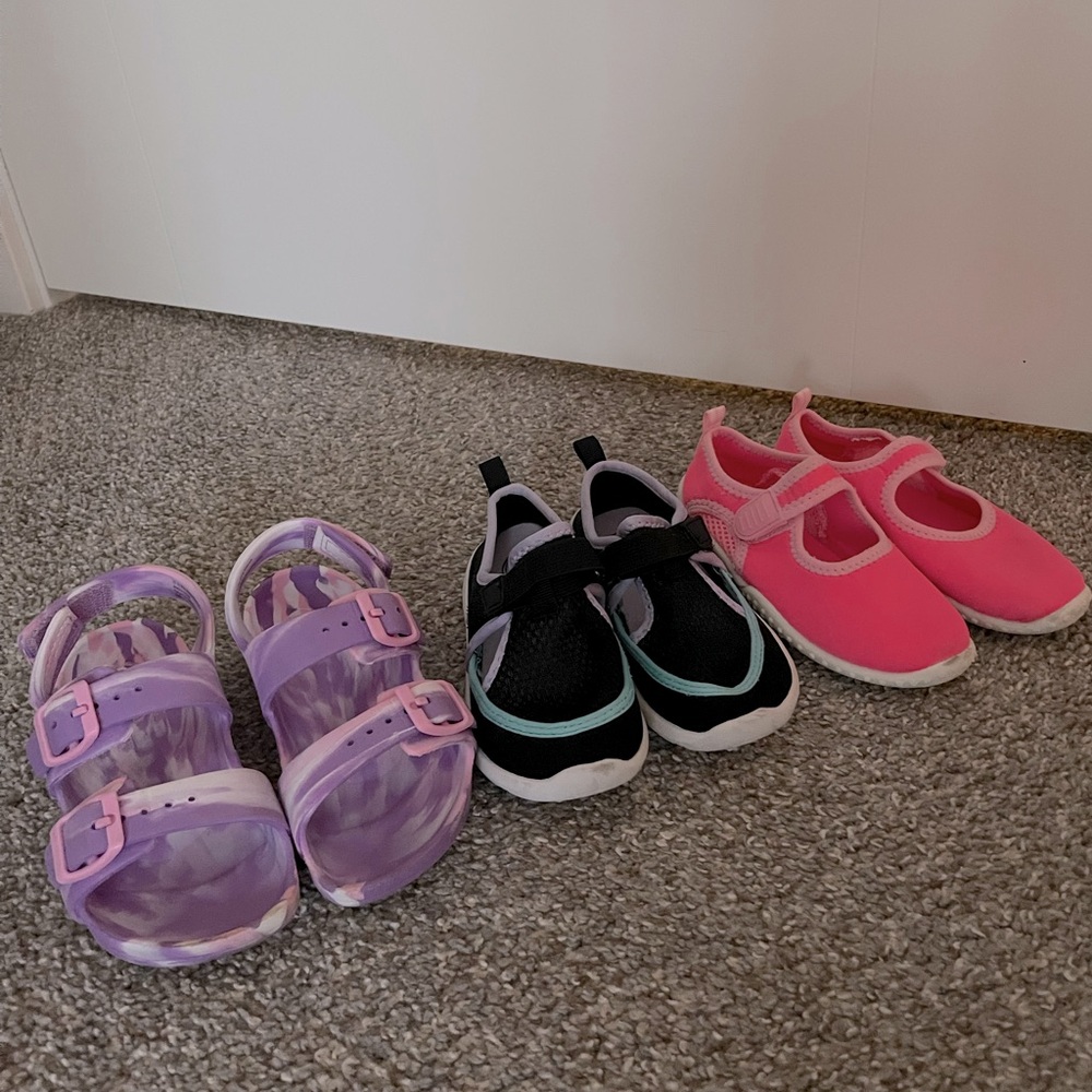 Set of 3 pairs water shoes & sandals- toddler girls size 9/10